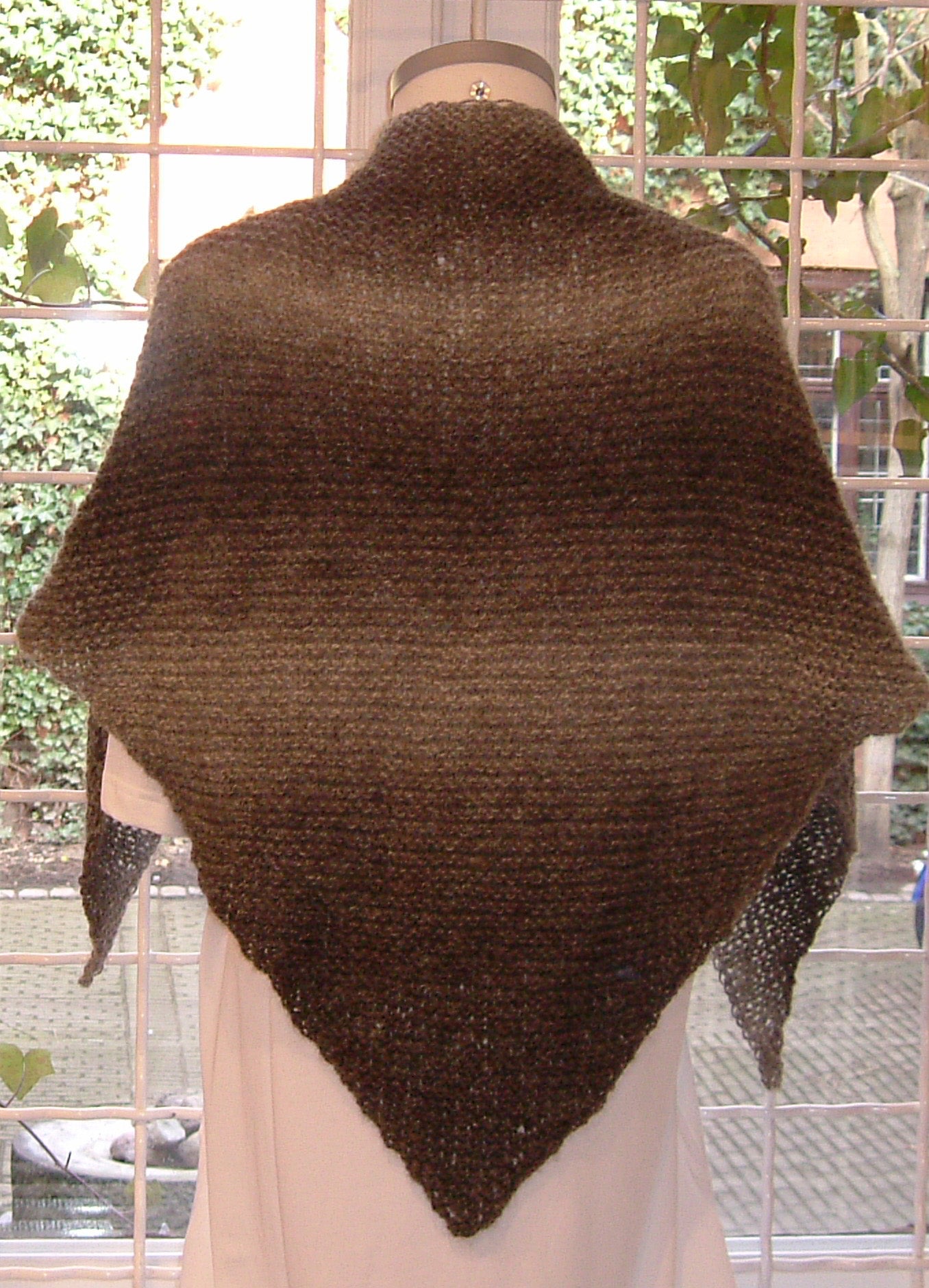 Trekantssjal melerad 2-tr på st 8